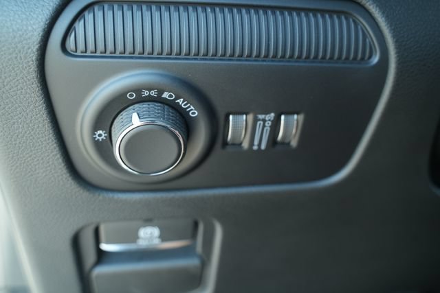New 2026 Jeep Grand Wagoneer Summit AWD/4WD image 38
