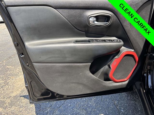 Used 2019 Jeep Renegade Trailhawk w/ Cold Weather Group II AWD/4WD image 9