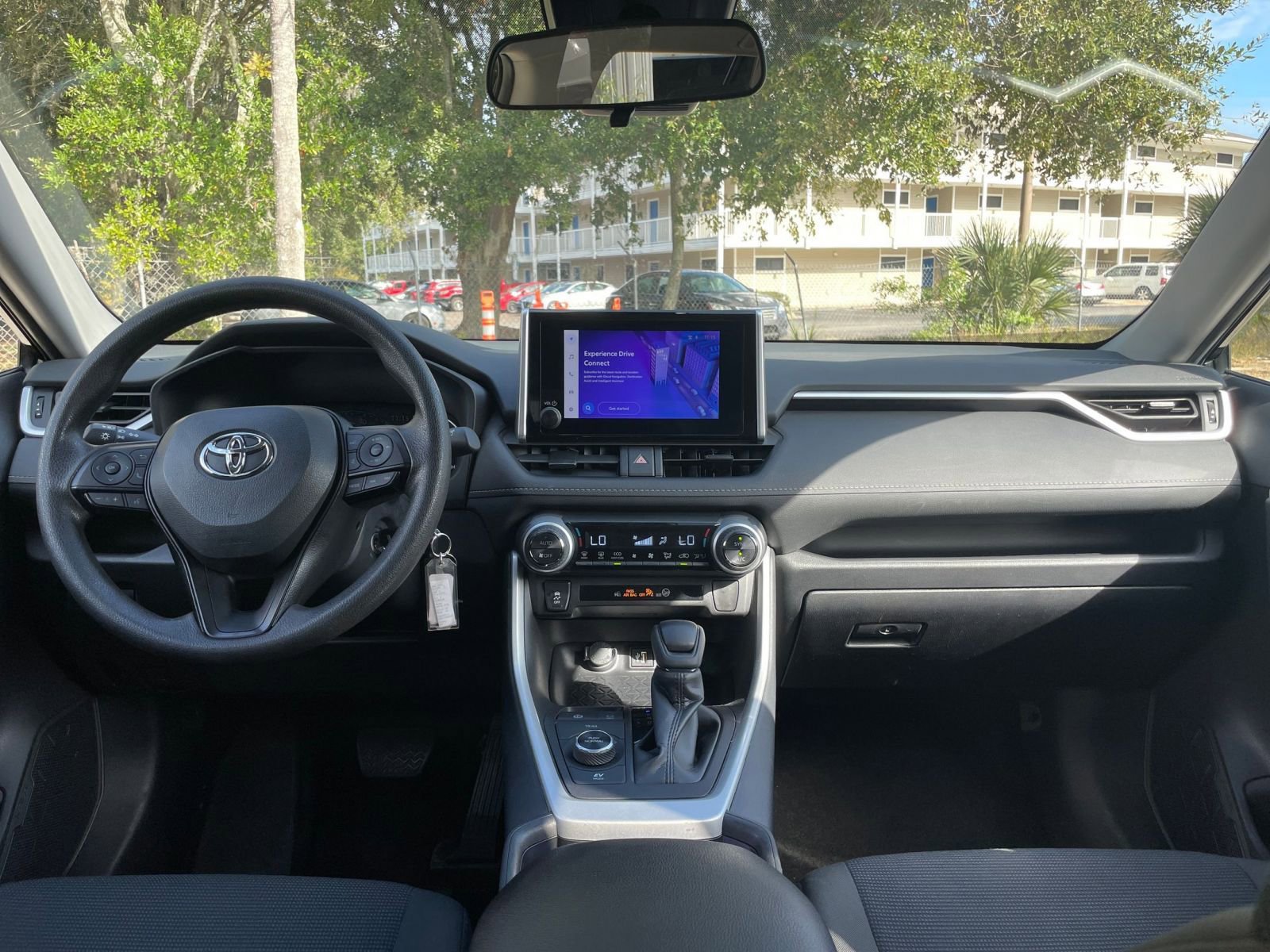 Used 2025 Toyota RAV4 LE image 32