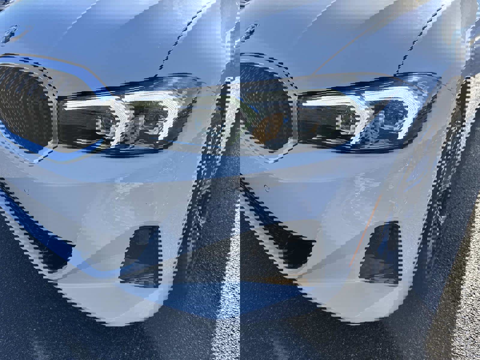 New 2026 BMW 330i Sedan w/ Premium Package image 9