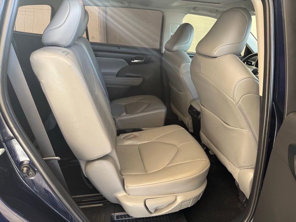 Used 2025 Toyota Highlander XLE image 20