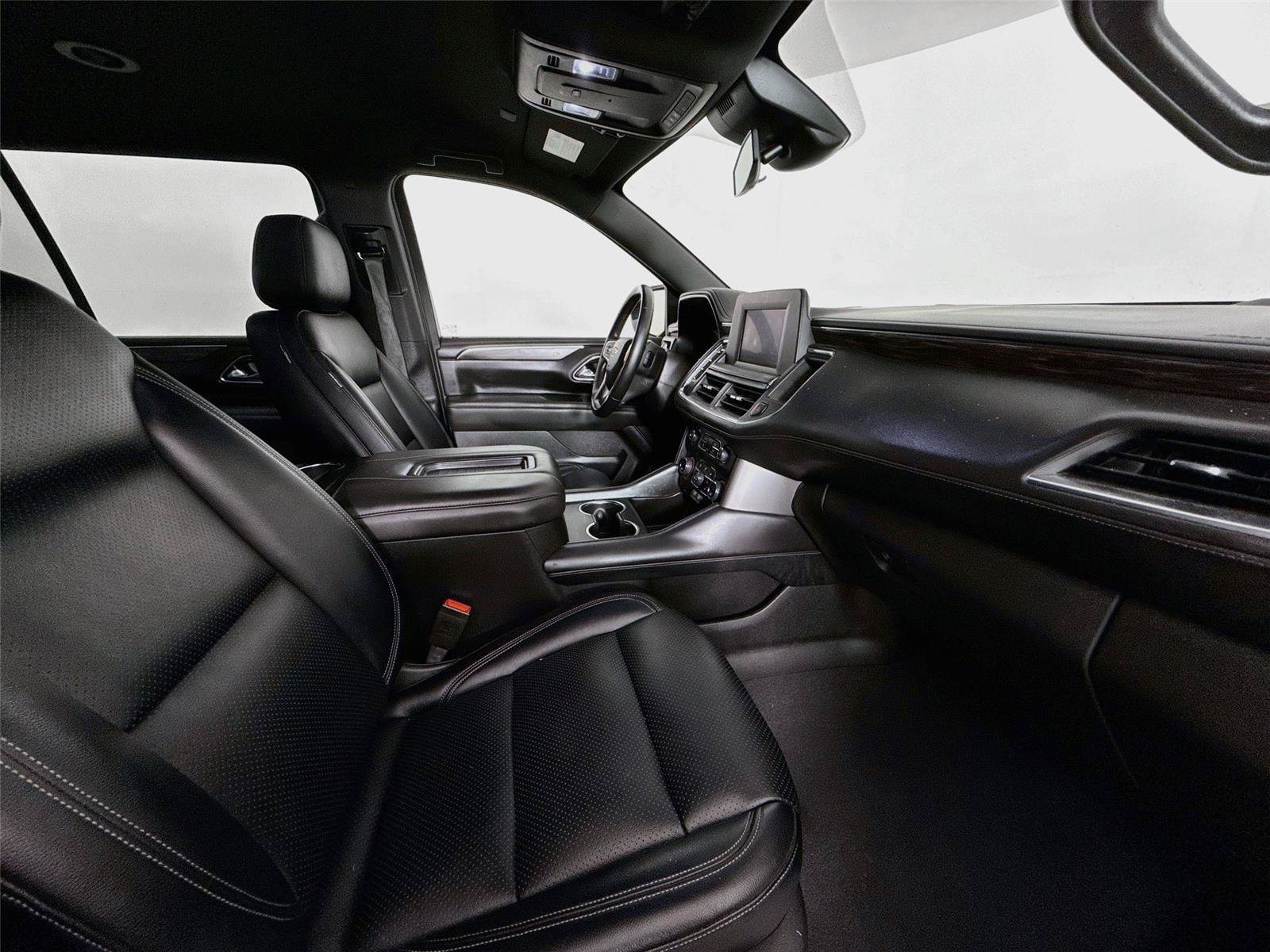 Used 2024 Chevrolet Suburban LS RWD image 15
