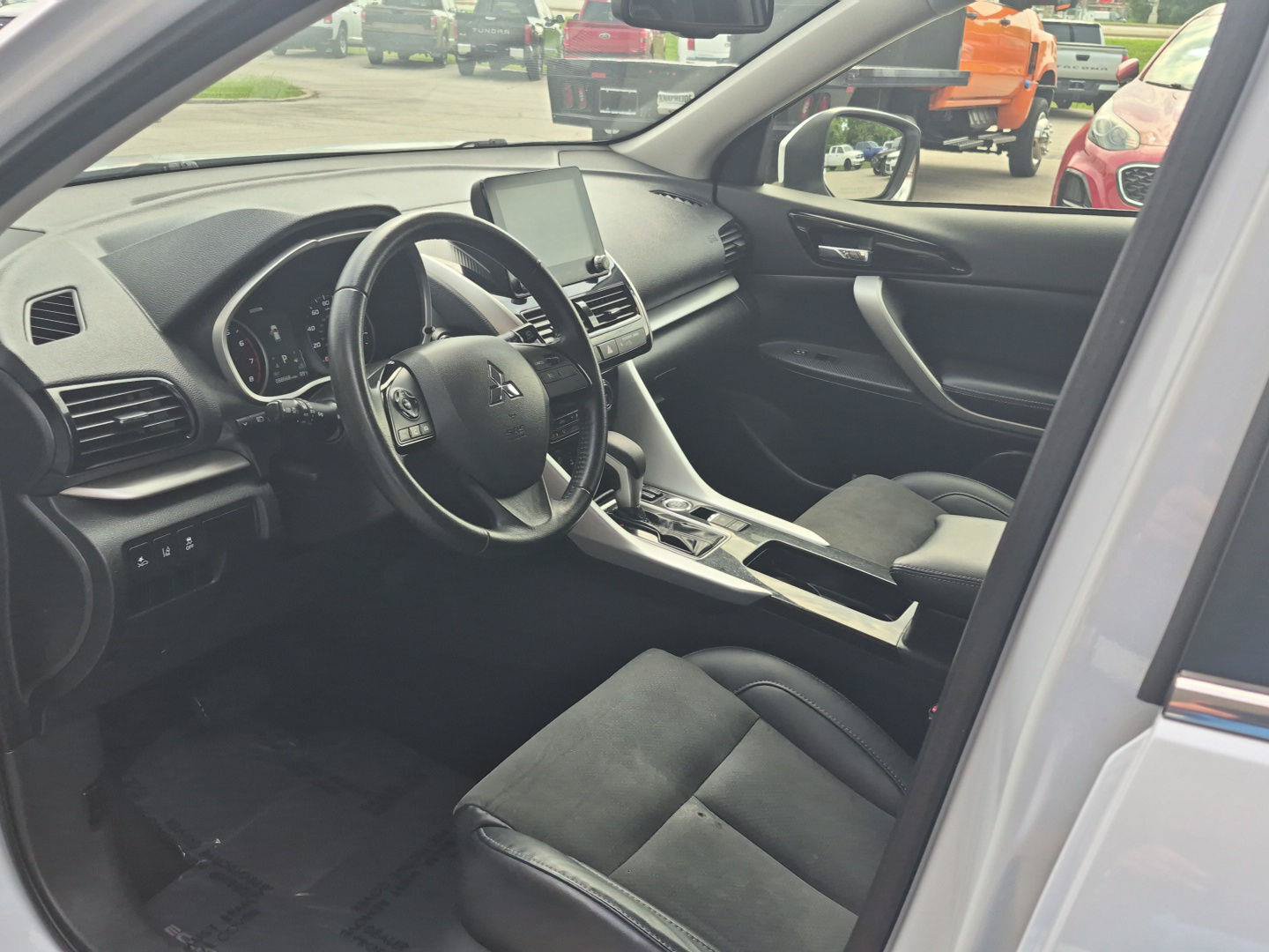 Used 2023 Mitsubishi Eclipse Cross SE AWD/4WD image 9