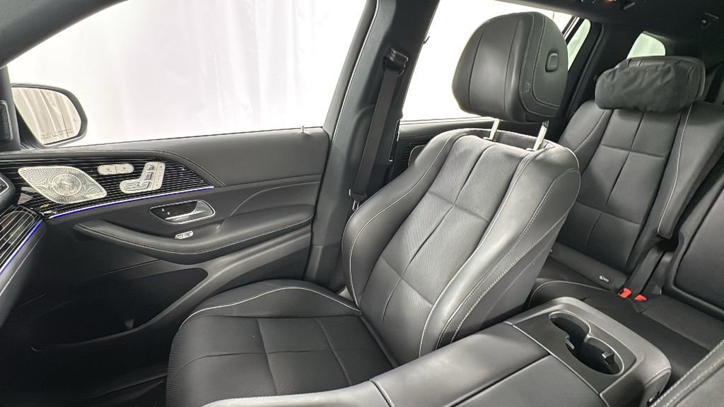 Used 2024 Mercedes-Benz GLS 580 4MATIC image 13