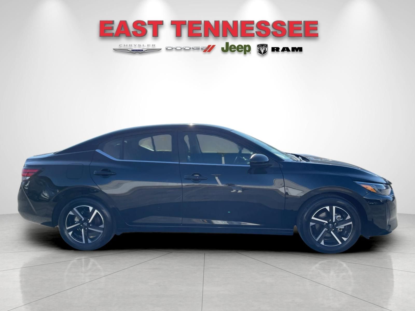 Used 2025 Nissan Sentra SV image 2