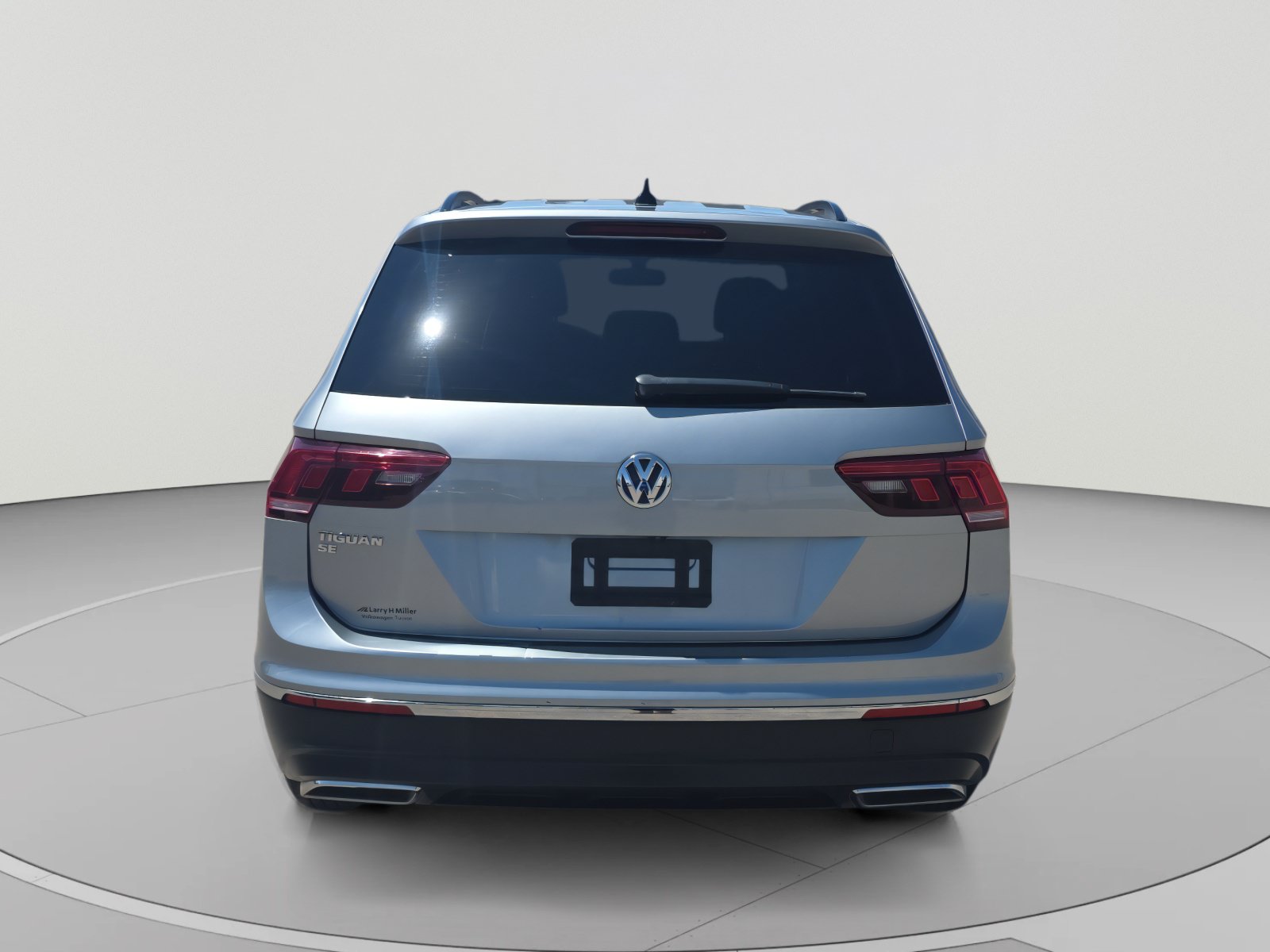 Used 2021 Volkswagen Tiguan SE FWD image 4