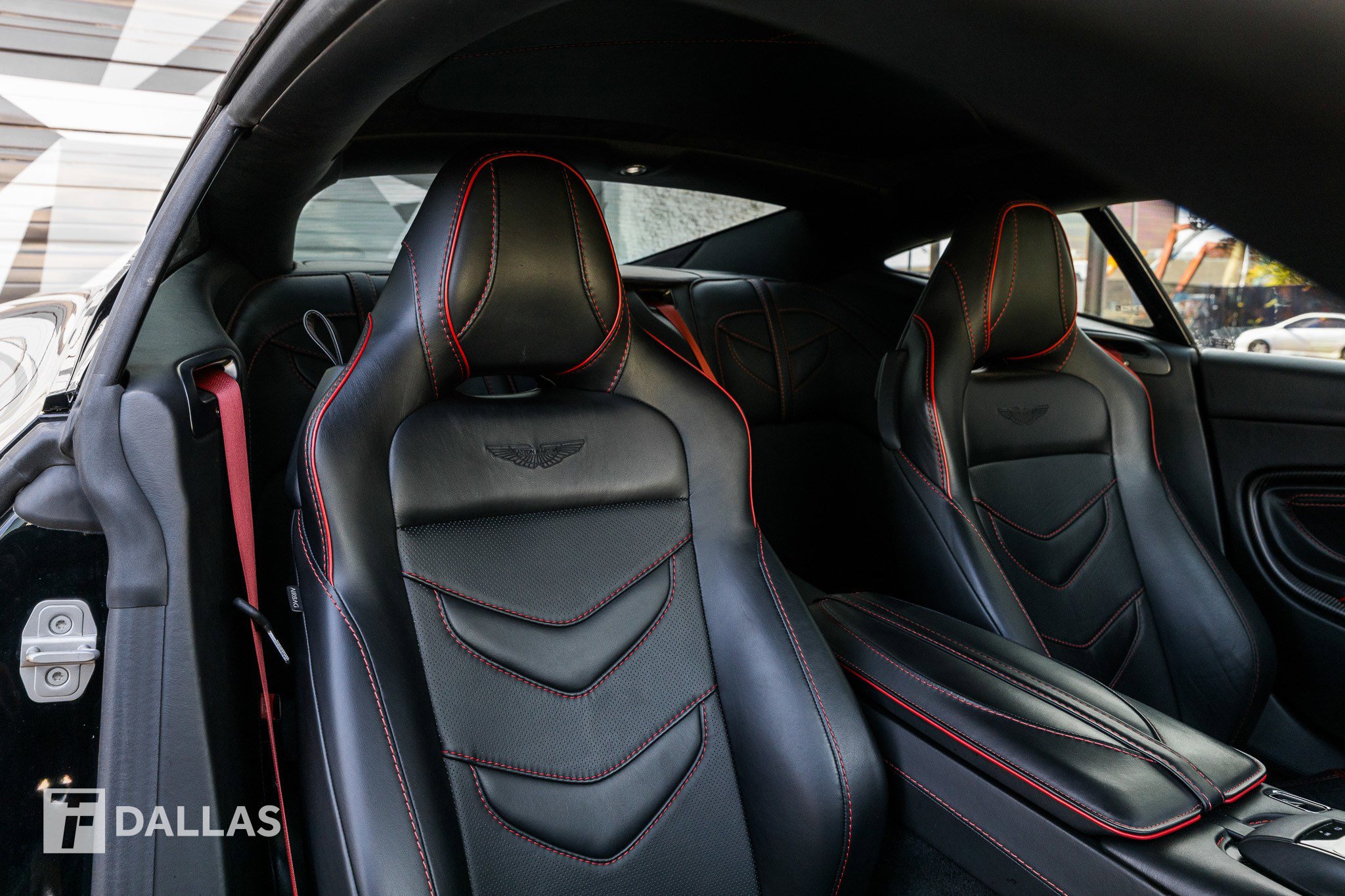Used 2020 Aston Martin DBS Superleggera RWD image 39