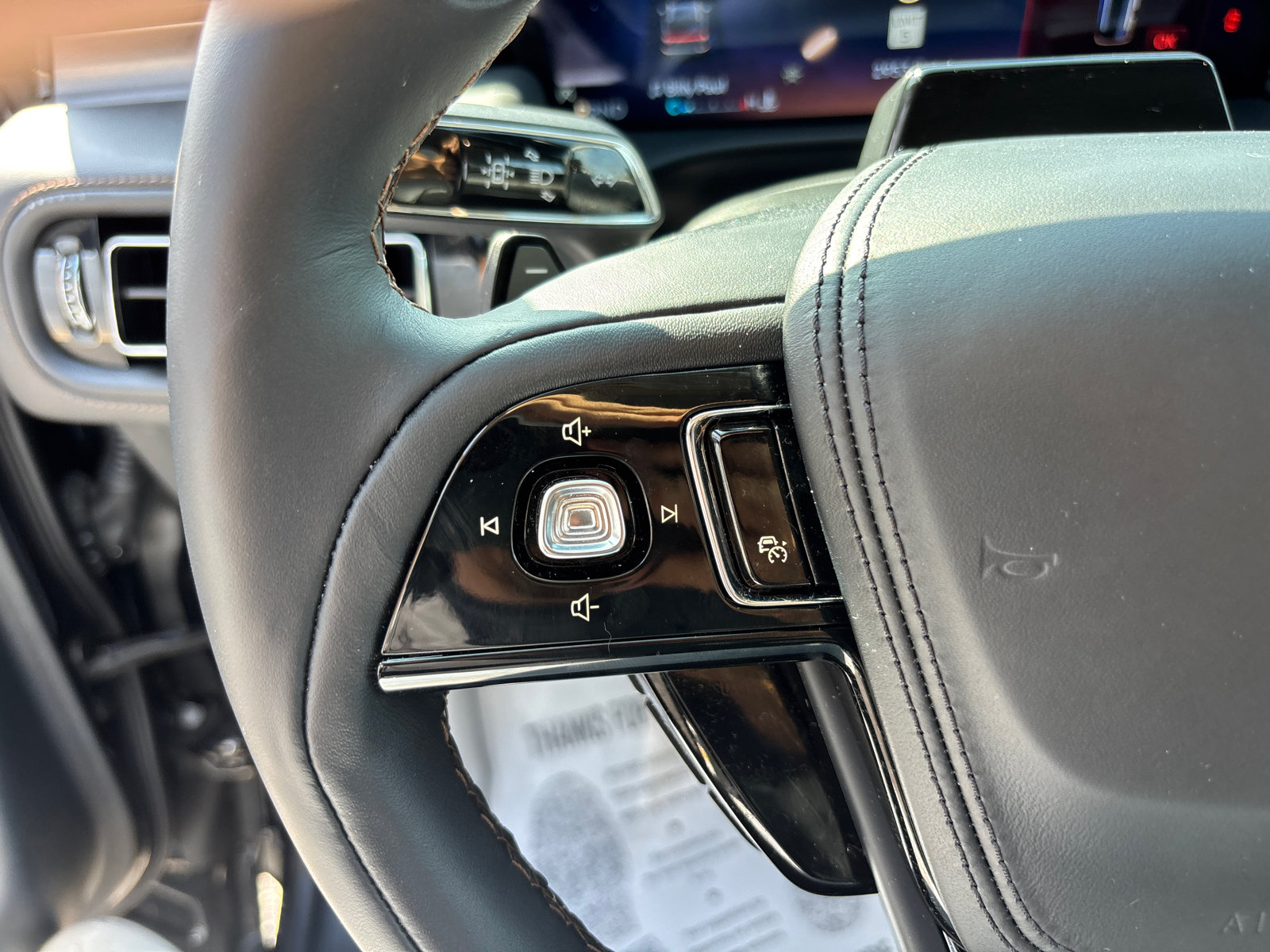 New 2026 Lincoln Aviator AWD image 17