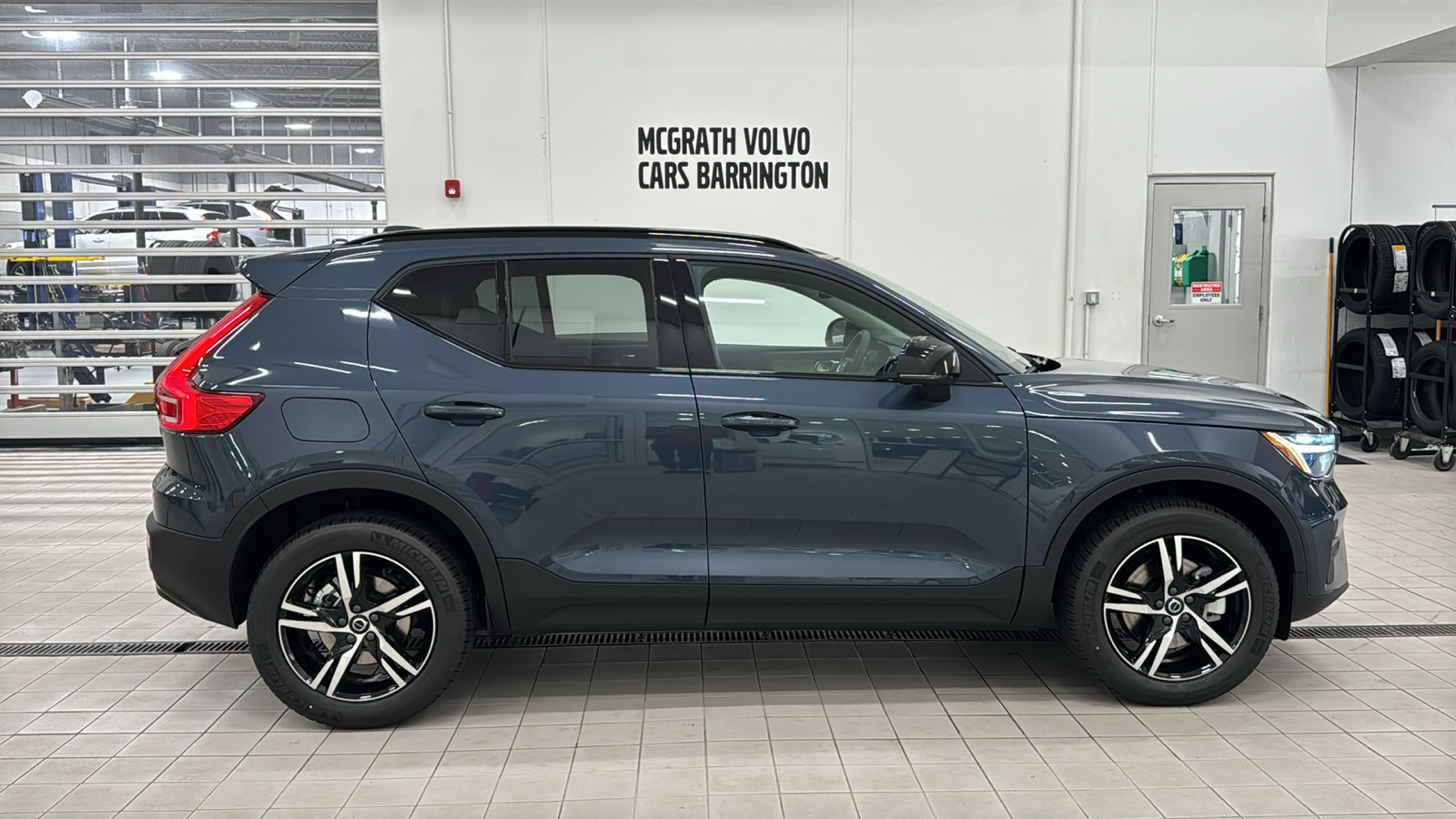New 2026 Volvo XC40 B5 Core w/ Protection Package Premier AWD/4WD image 4
