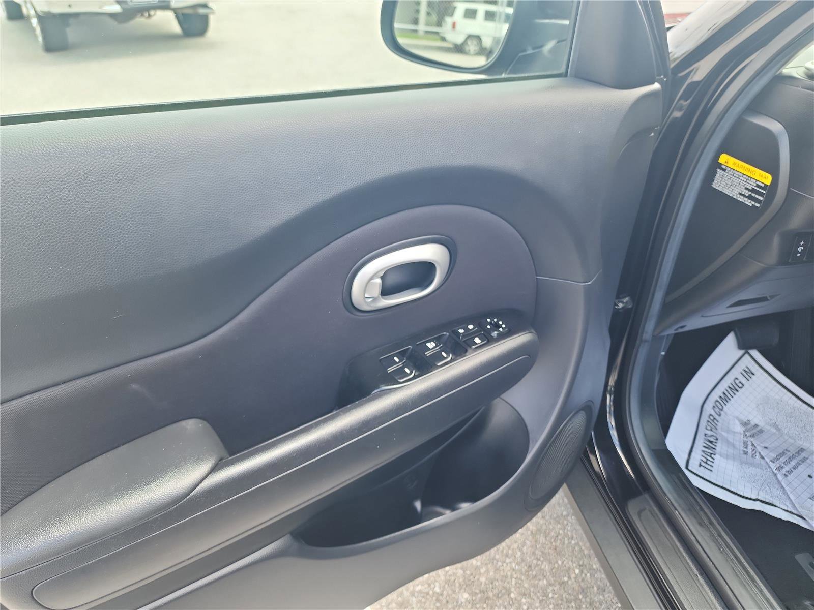 Used 2016 Kia Soul image 16