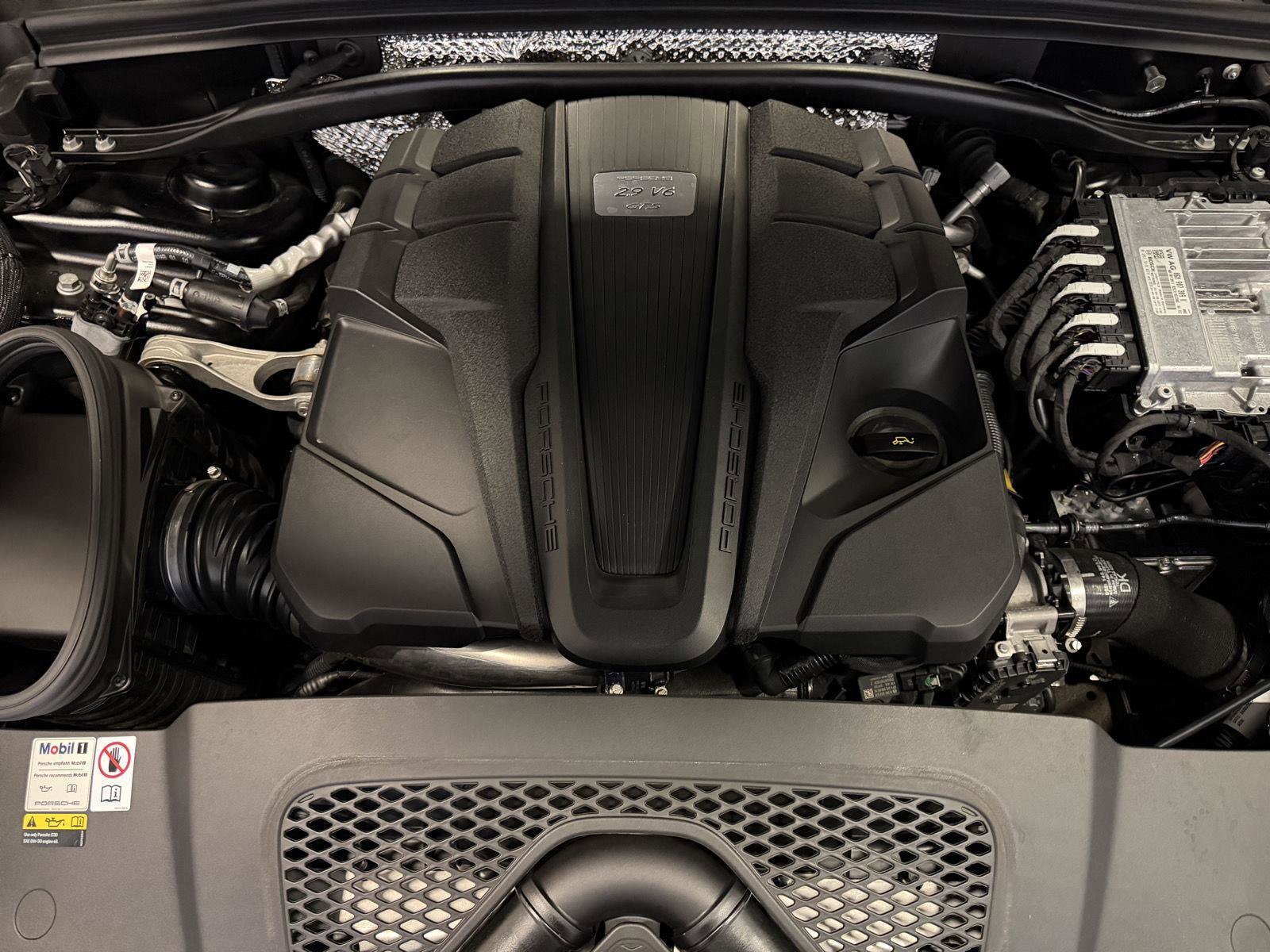 Certified 2023 Porsche Macan GTS image 27