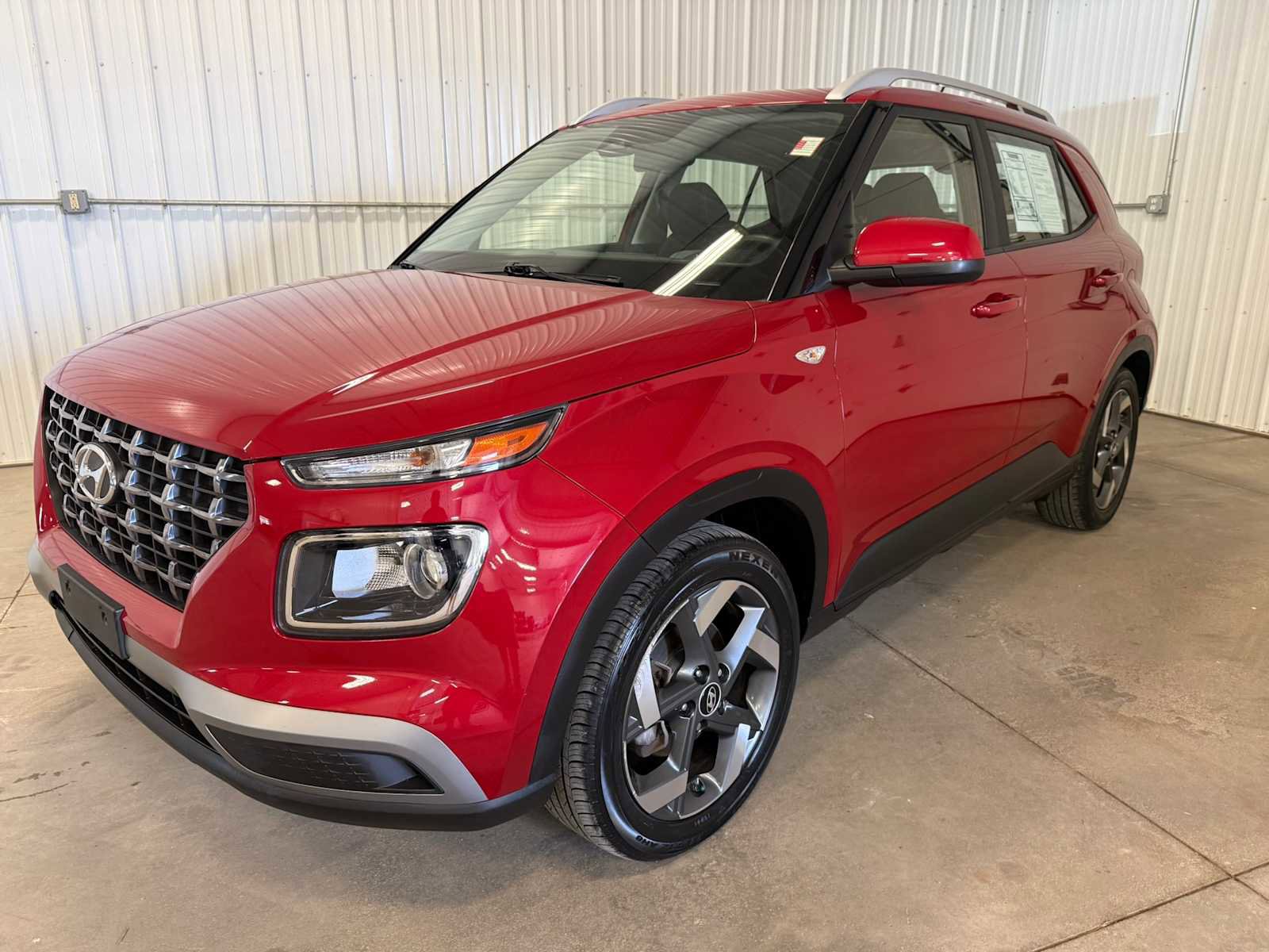 Used 2023 Hyundai Venue SEL FWD image 6