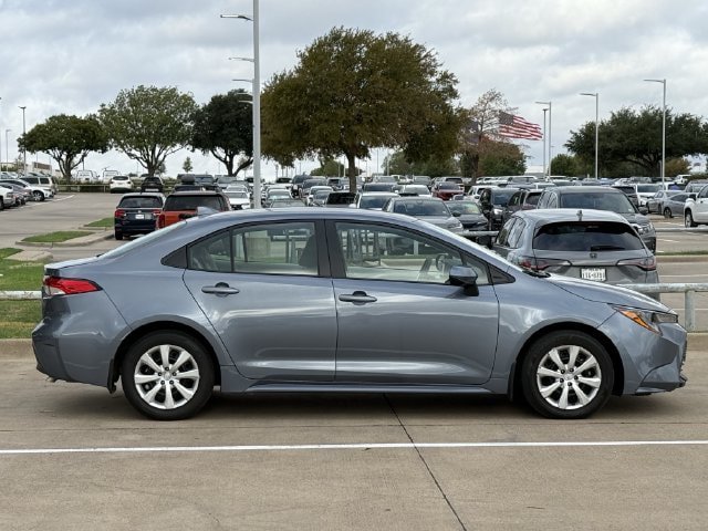 Used 2025 Toyota Corolla LE FWD image 3