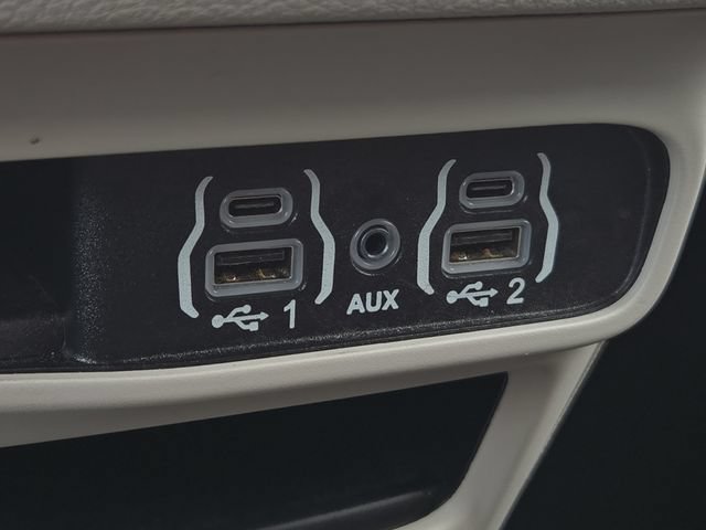 Used 2023 Chrysler Voyager LX FWD image 28