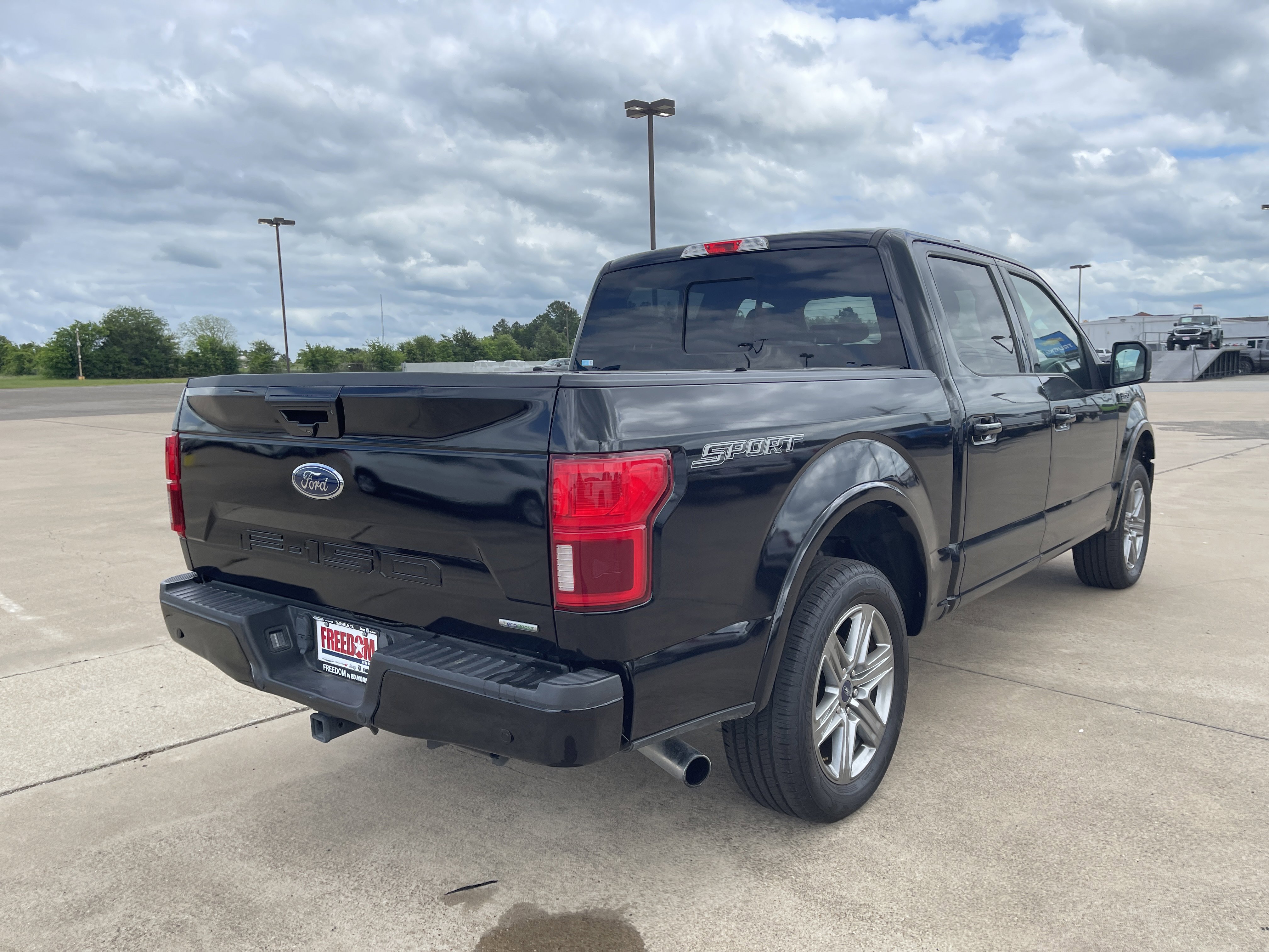 Used 2019 Ford F150 Lariat RWD image 4