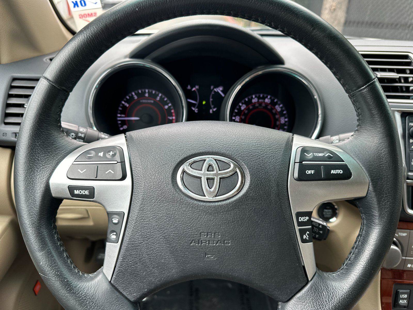 Used 2013 Toyota Highlander Limited AWD/4WD image 22
