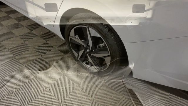 Certified 2023 Hyundai Elantra Limited w/ Winter Weather Package FWD image 14