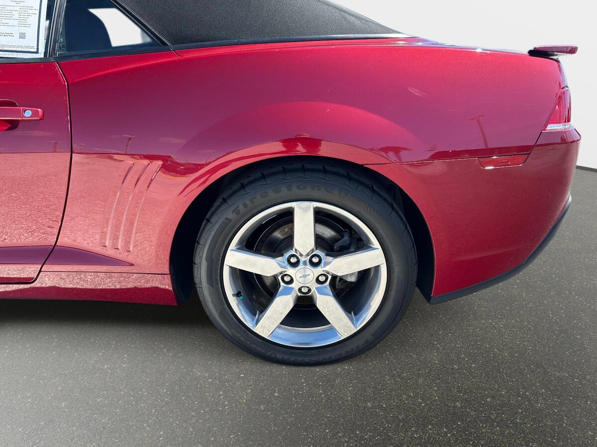 Used 2015 Chevrolet Camaro LT RWD image 9