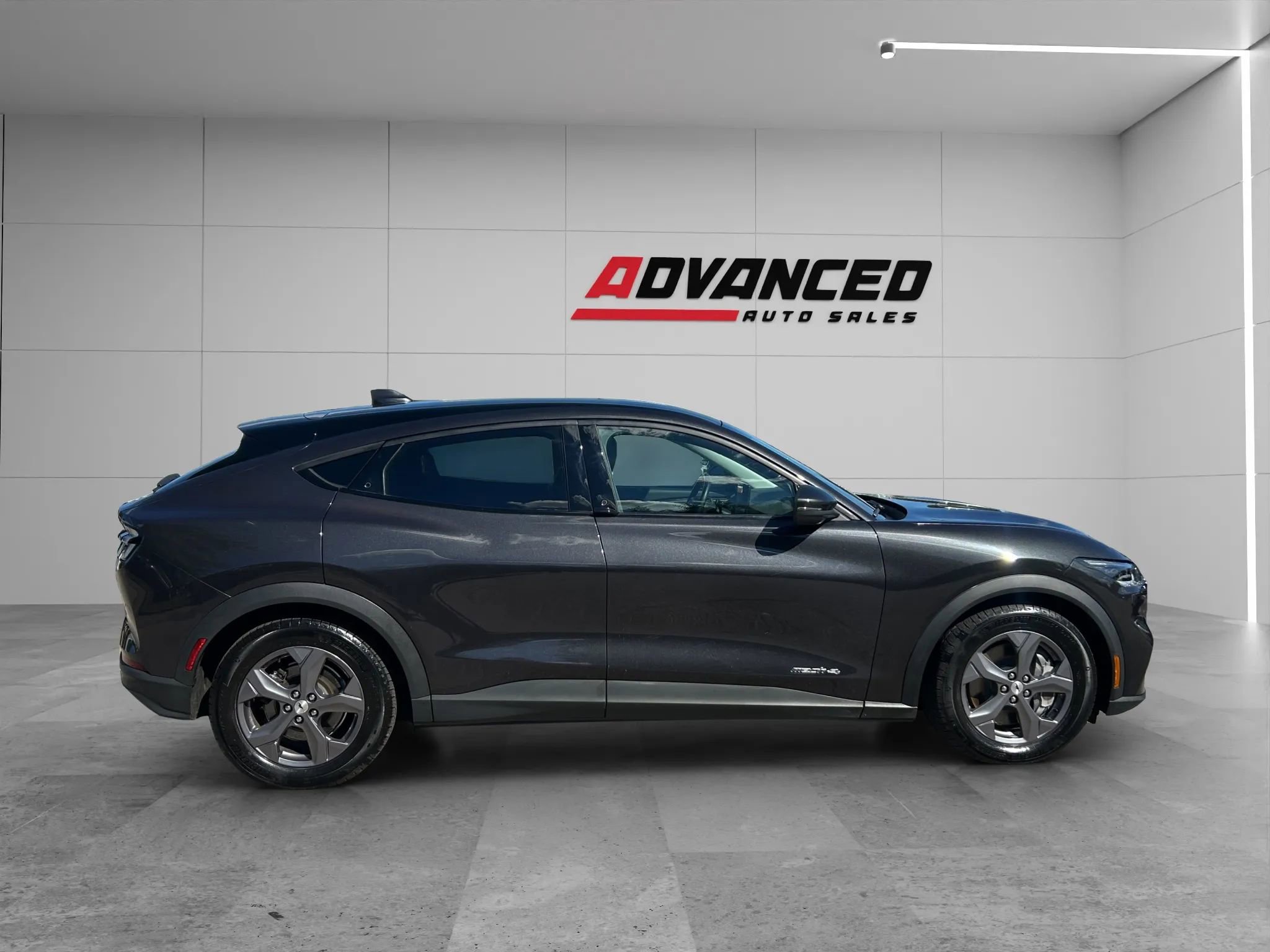 Used 2022 Ford Mustang Mach-E Select AWD/4WD image 8