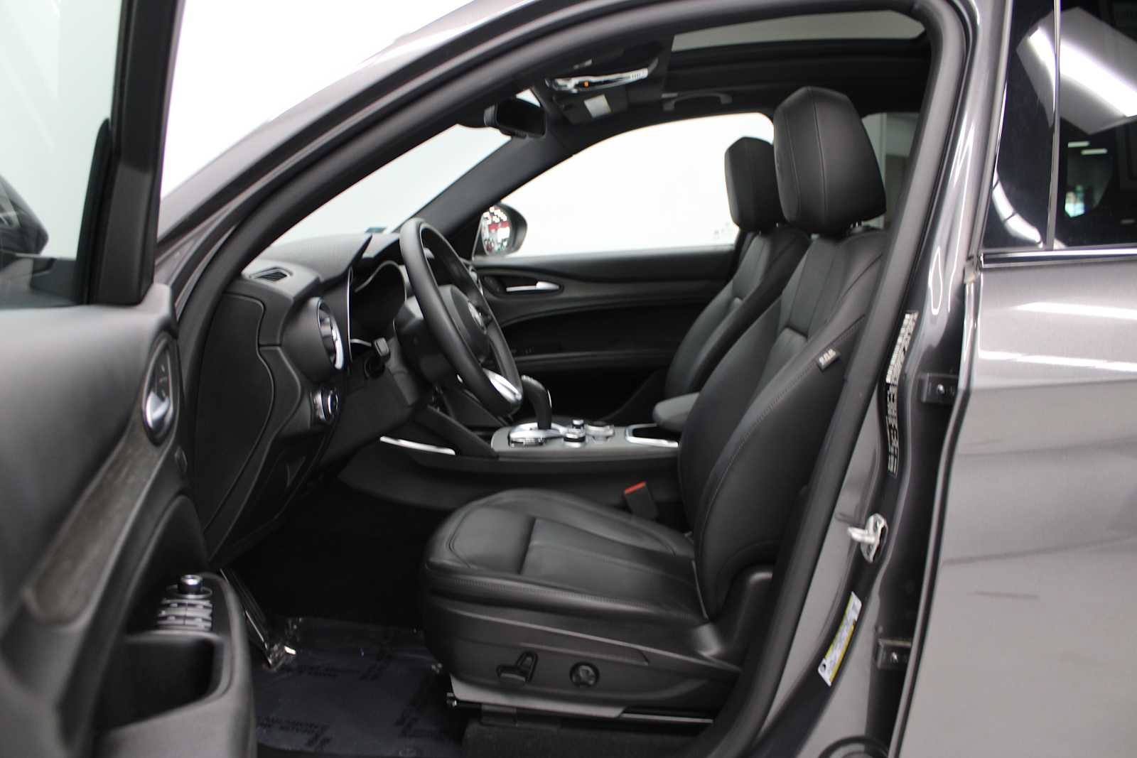 Used 2022 Alfa Romeo Stelvio Ti w/ Active Assist Plus Package image 7