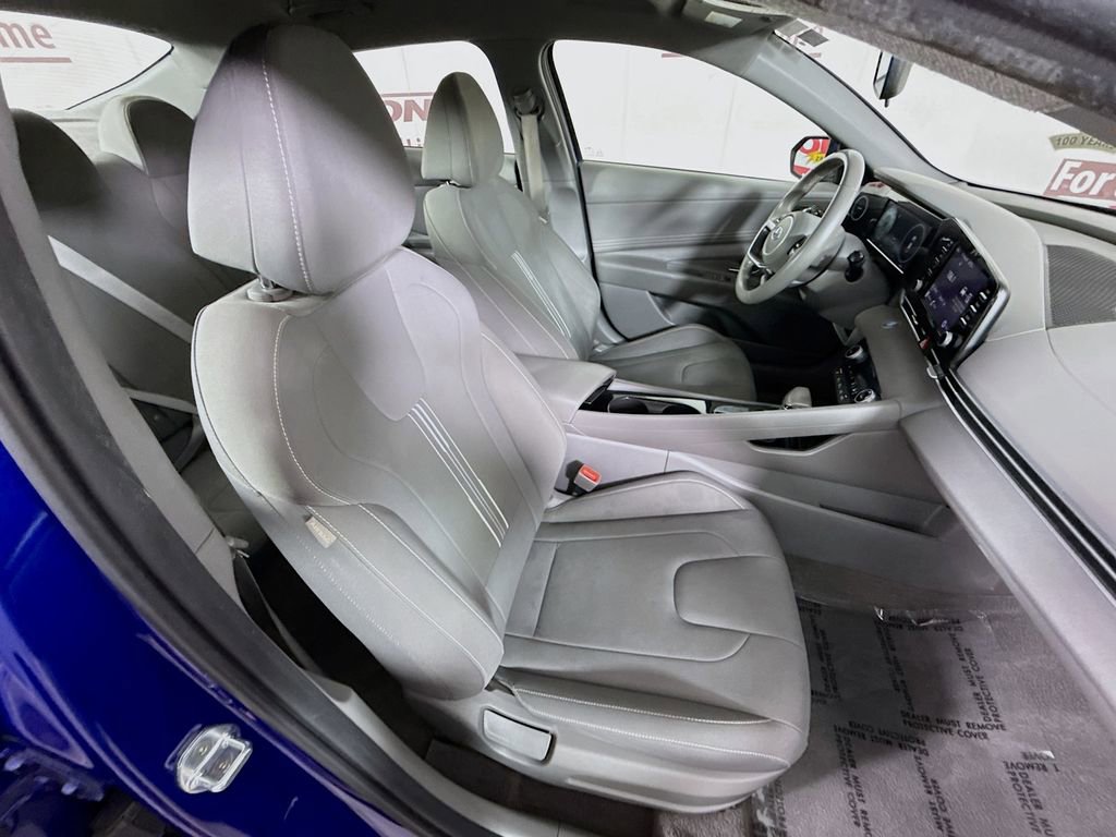 Certified 2021 Hyundai Elantra SEL w/ Convenience Package FWD image 30