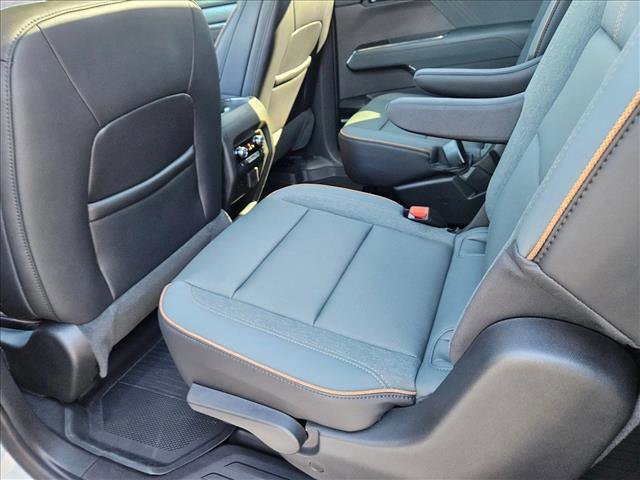 Used 2026 GMC Acadia AT4 w/ Super Cruise Package AWD/4WD image 19