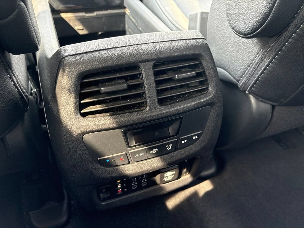 Used 2018 Honda Pilot Touring image 25