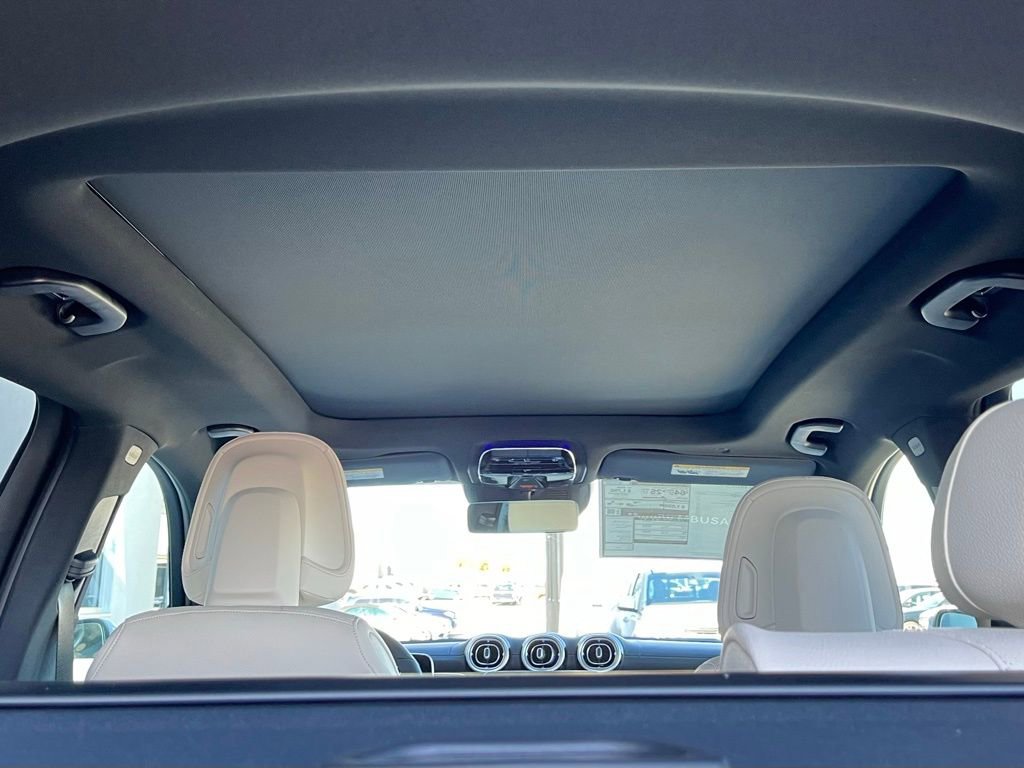 Used 2025 Mercedes-Benz GLC 350e 4MATIC image 60