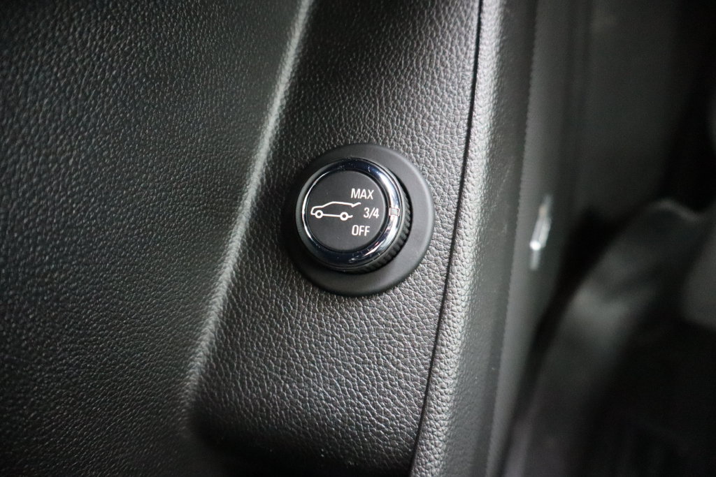 Used 2022 Chevrolet Traverse Premier w/ Redline Edition AWD/4WD image 12