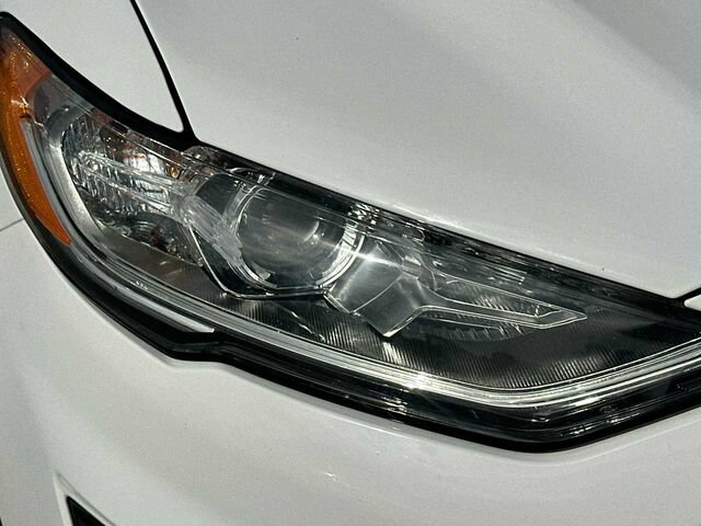 Used 2020 Ford Fusion SE FWD image 31