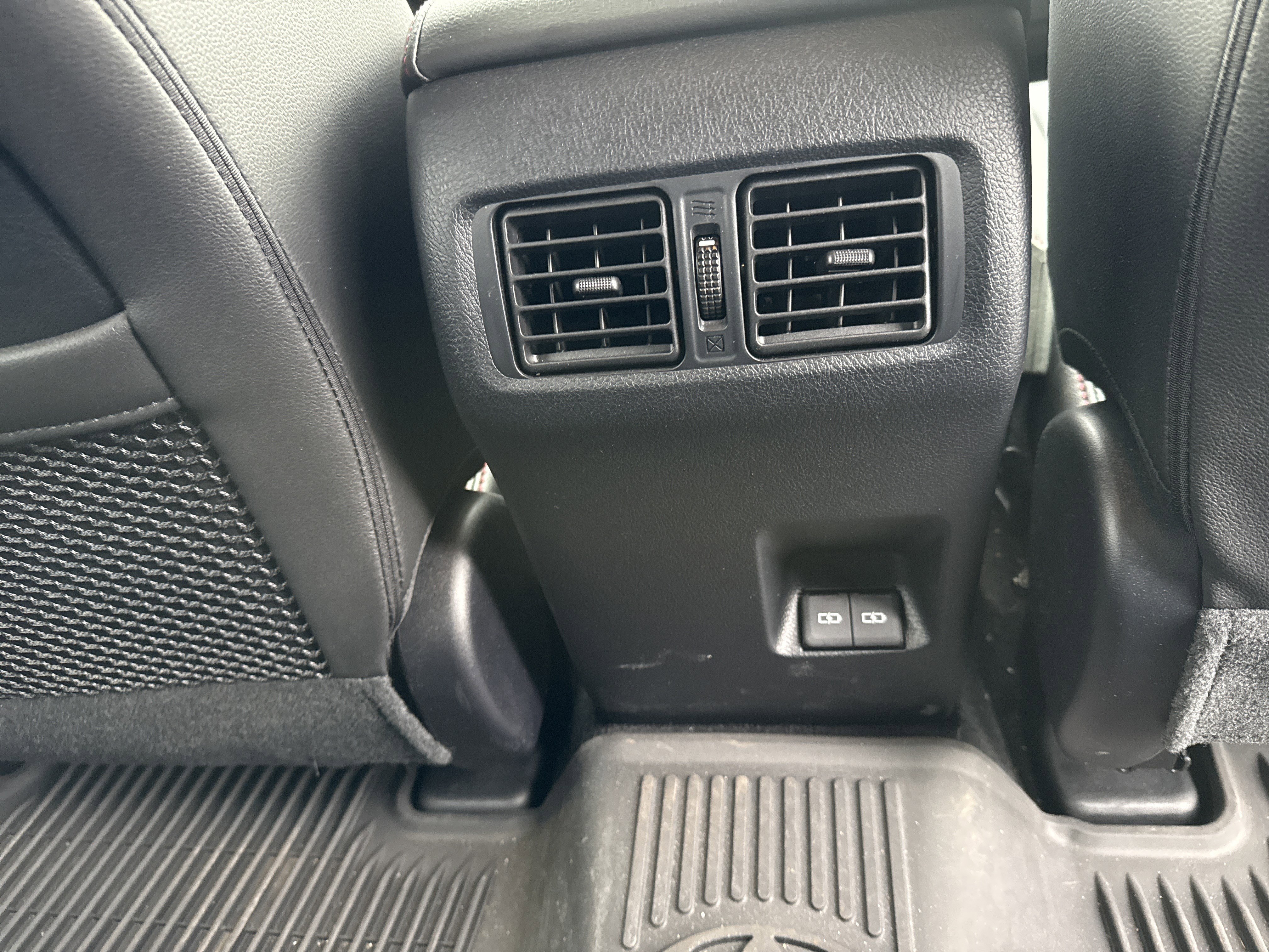 Used 2024 Toyota 4Runner TRD Off-Road Premium image 15