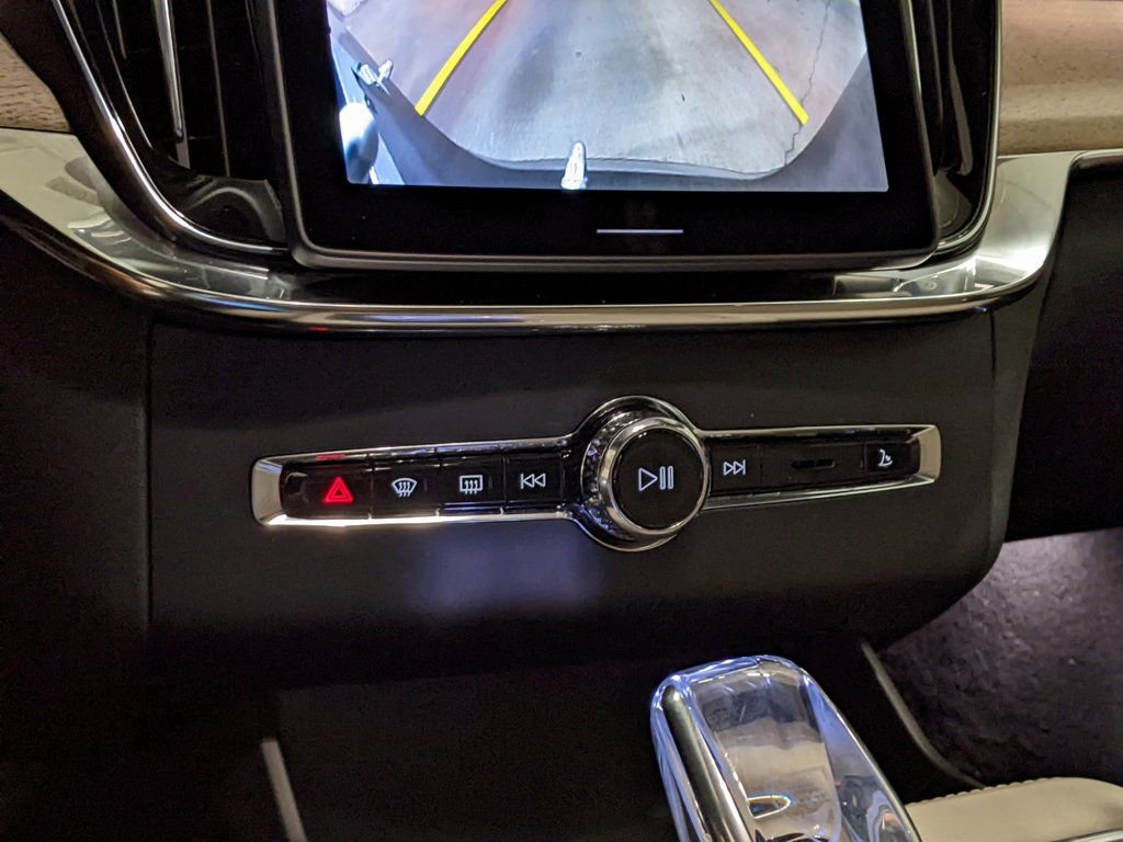 New 2026 Volvo XC90 T8 Plus w/ Protection Package Premier AWD/4WD image 18