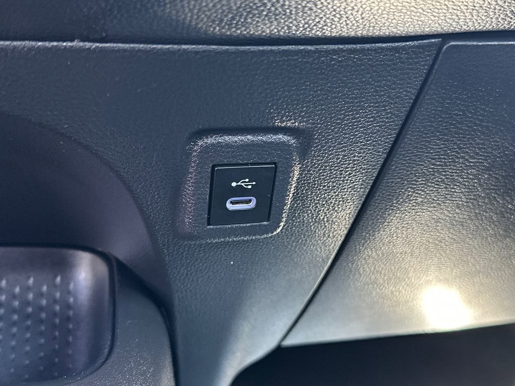 Used 2025 Toyota Corolla LE image 27