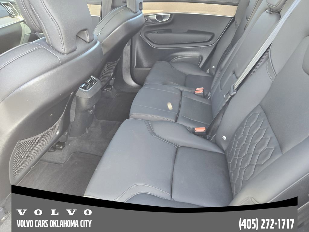 Certified 2025 Volvo XC90 B6 Plus image 29