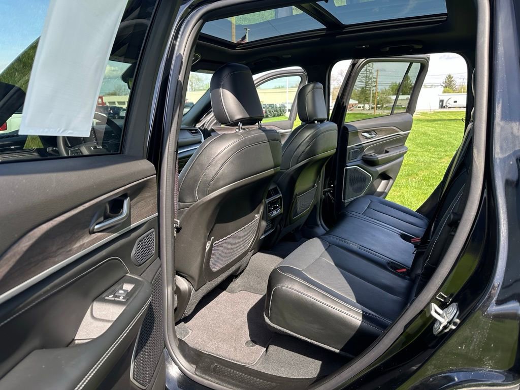 Used 2026 Jeep Grand Cherokee Limited Reserve AWD/4WD image 10