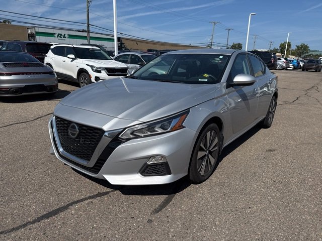 Certified 2022 Nissan Altima 2.5 SV image 1