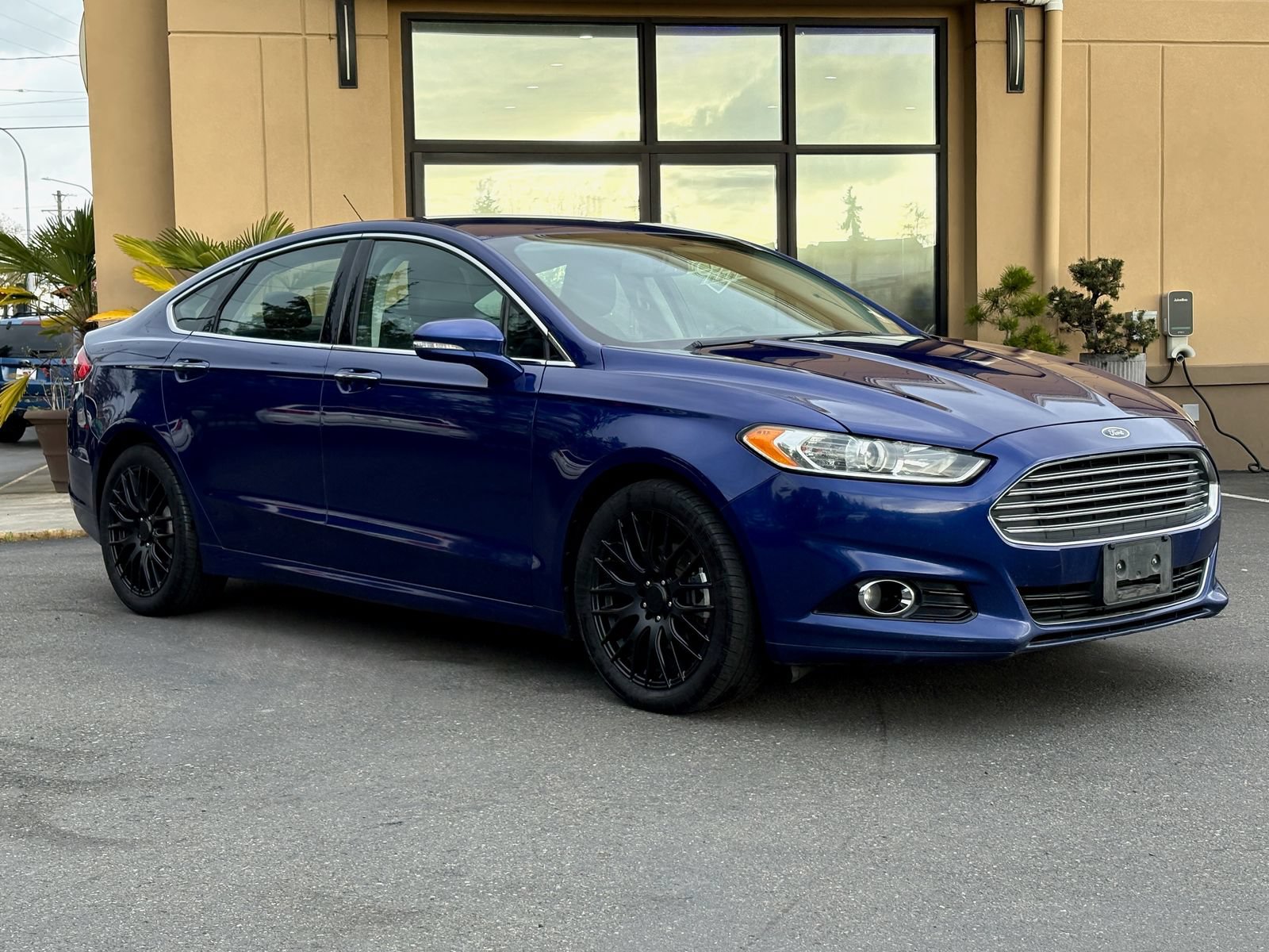 Used 2014 Ford Fusion Titanium FWD image 1