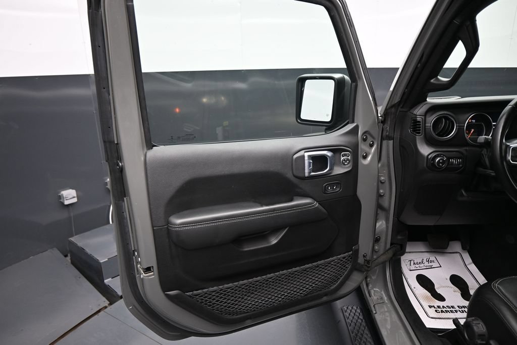 Used 2022 Jeep Gladiator Overland w/ Popular Equipment Package AWD/4WD image 11