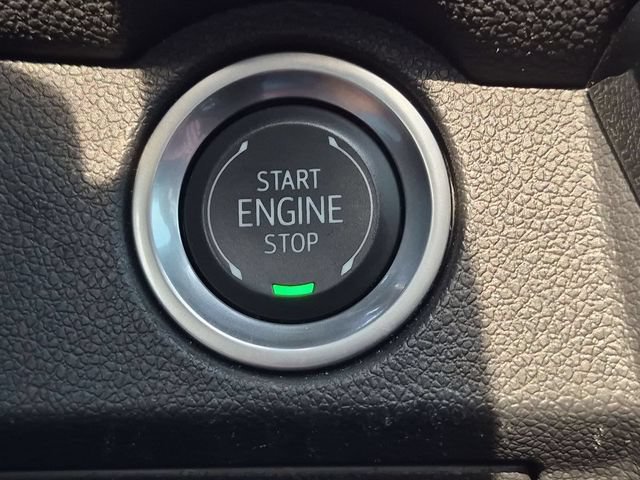 Used 2024 Chevrolet Traverse RS AWD/4WD image 16