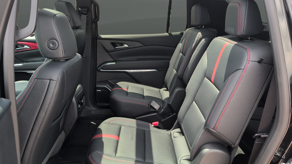 Used 2026 Chevrolet Traverse RS w/ LPO, Floor Liner Package AWD/4WD image 24