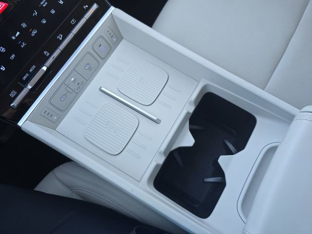 Used 2025 Hyundai Santa Fe Calligraphy image 26