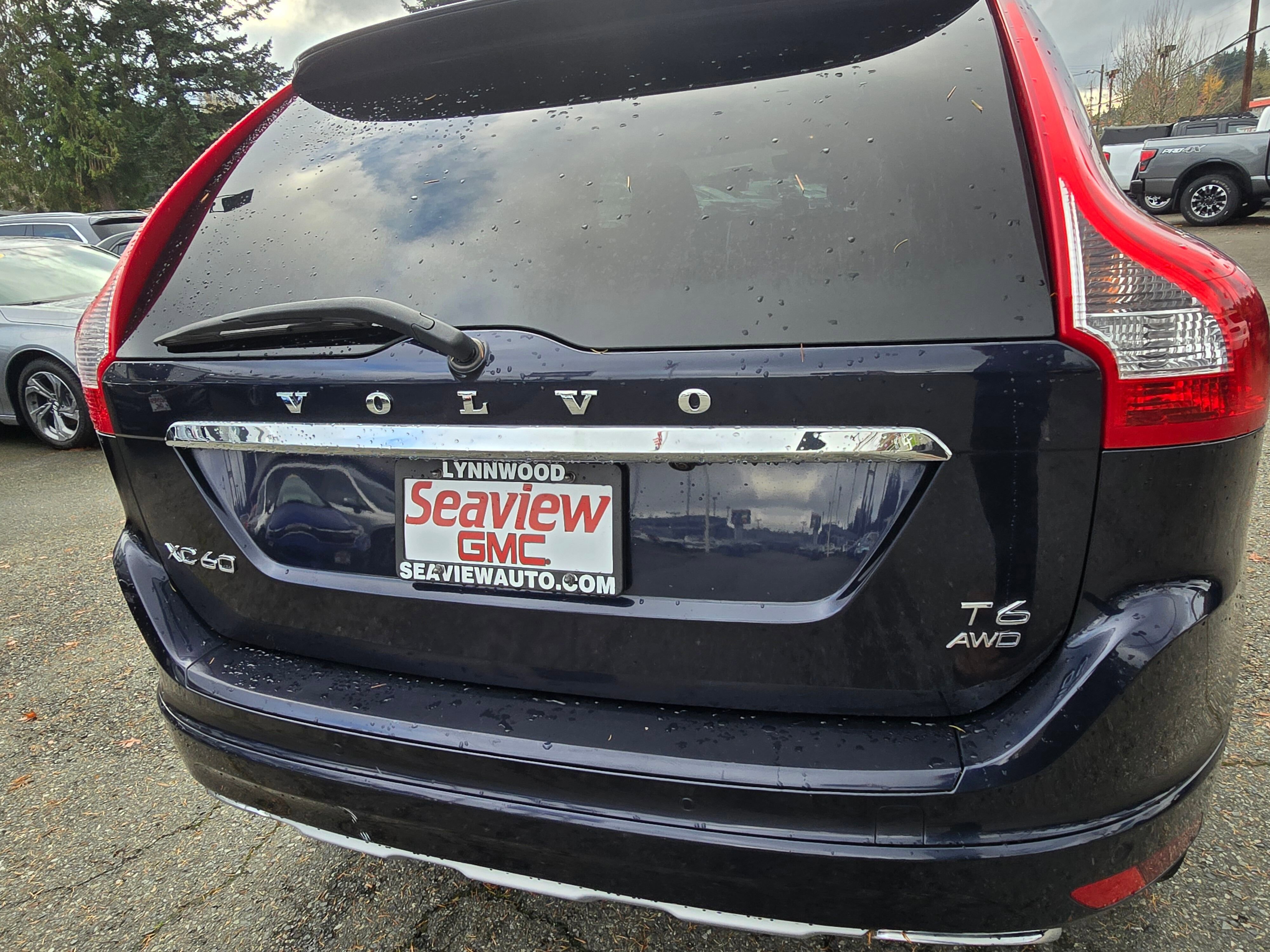 Used 2017 Volvo XC60 T6 Inscription w/ Preferred Option Package image 15