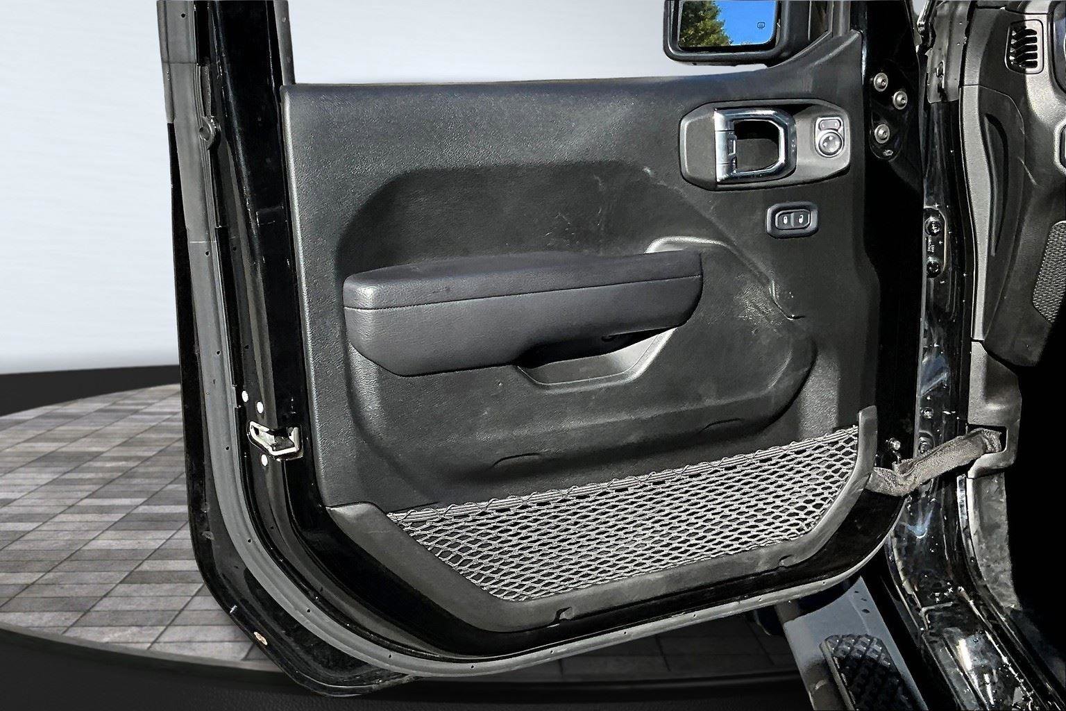 Used 2022 Jeep Gladiator Sport image 24