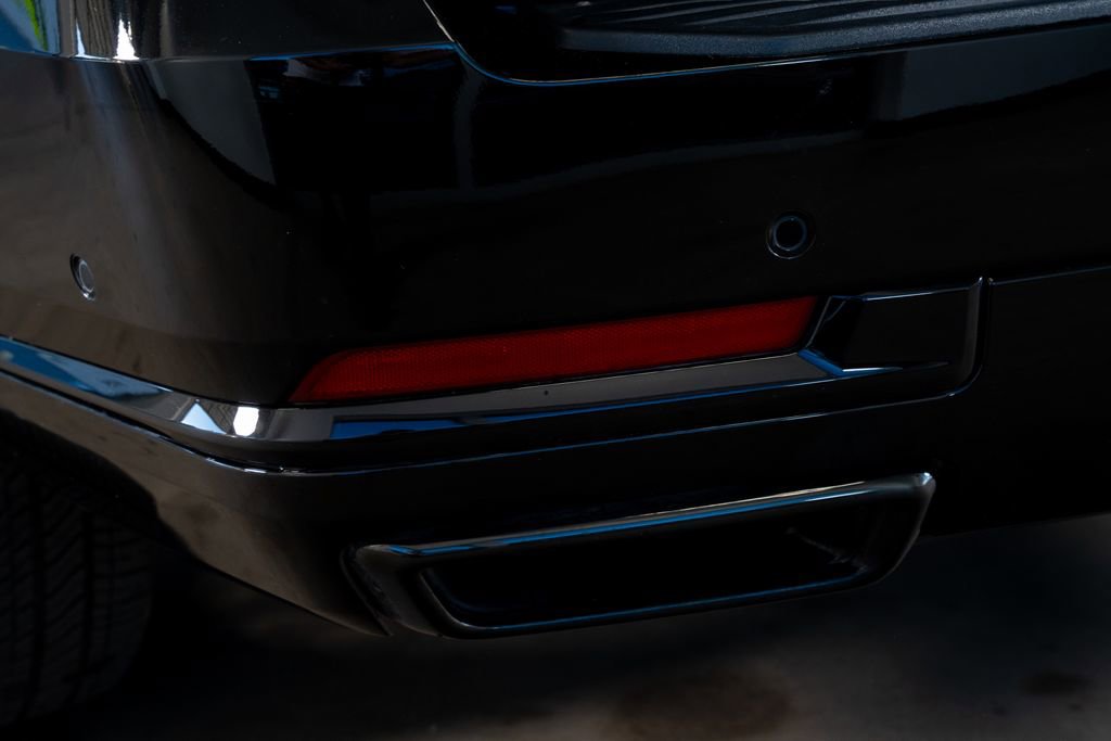 Used 2025 Cadillac Escalade Sport w/ LPO, ONYX Package image 16