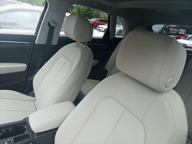 Certified 2022 Audi Q3 2.0T Premium w/ Convenience Package AWD/4WD image 17