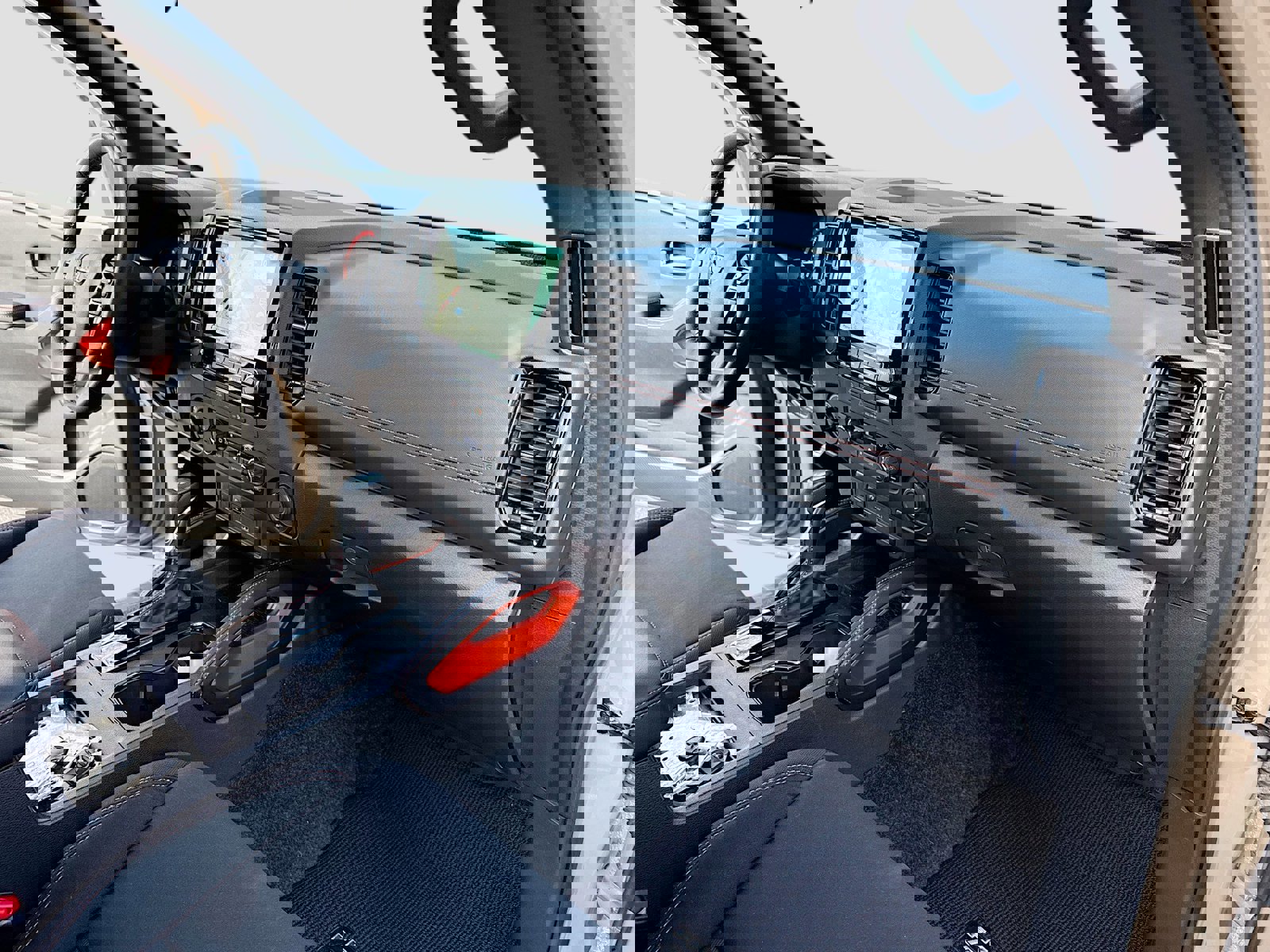 Used 2024 Nissan Frontier PRO-4X w/ Technology Package image 27