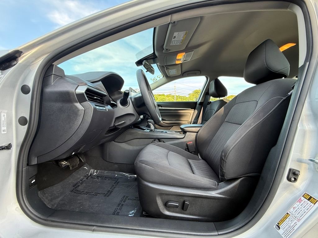 Used 2023 Nissan Altima 2.5 SV FWD image 23