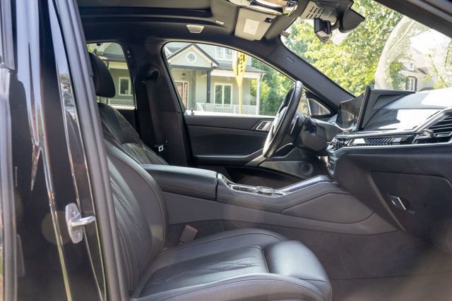 Used 2024 BMW X6 M60i AWD/4WD image 40