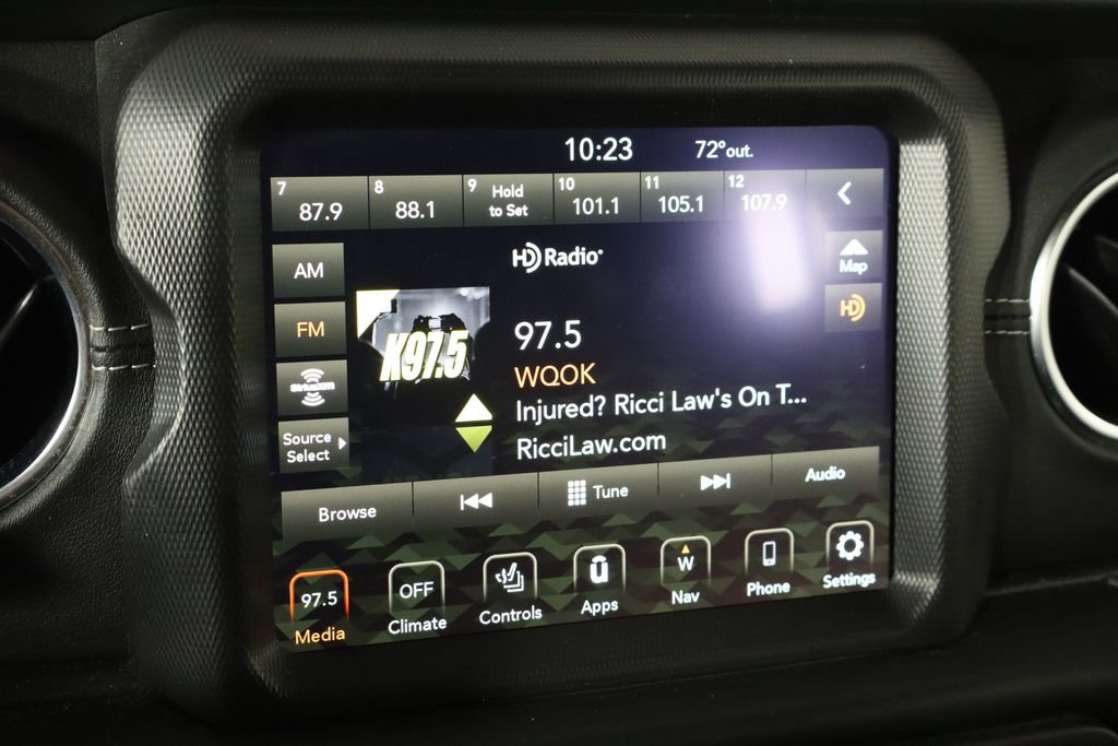 Used 2023 Jeep Wrangler Unlimited Sahara w/ Cold Weather Group AWD/4WD image 28