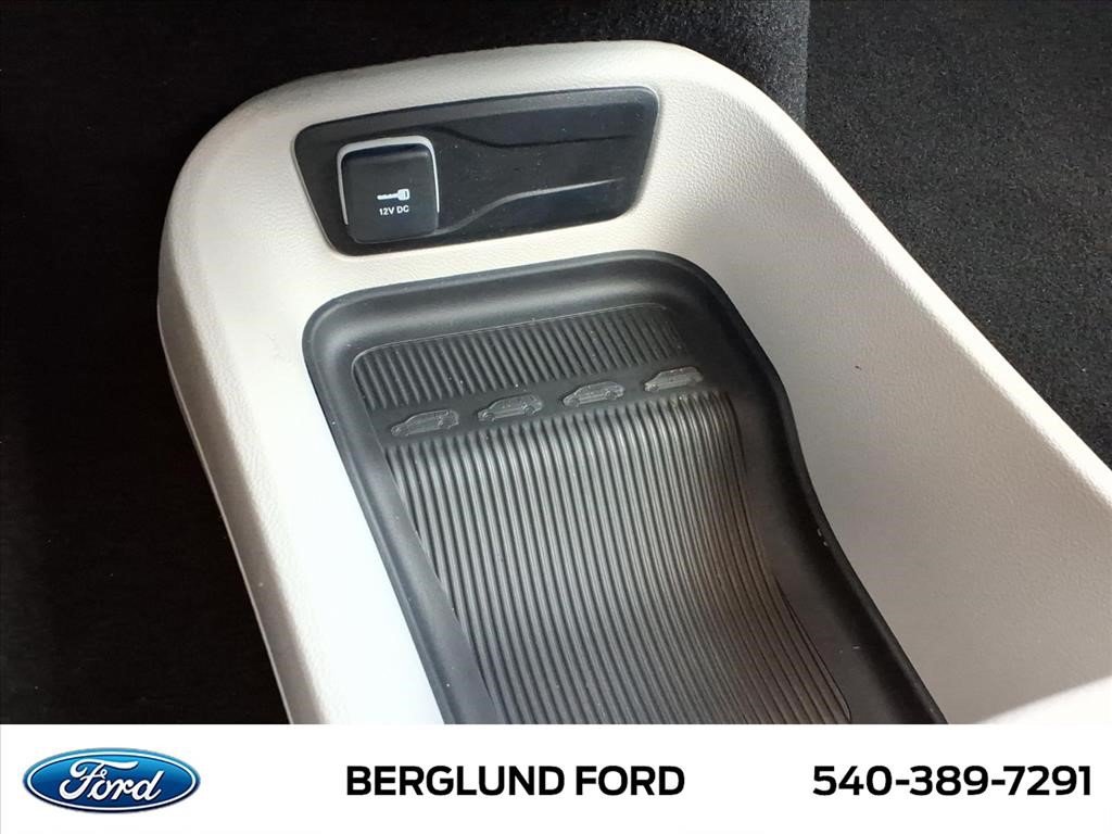 Used 2023 Chrysler Pacifica Touring-L FWD image 31